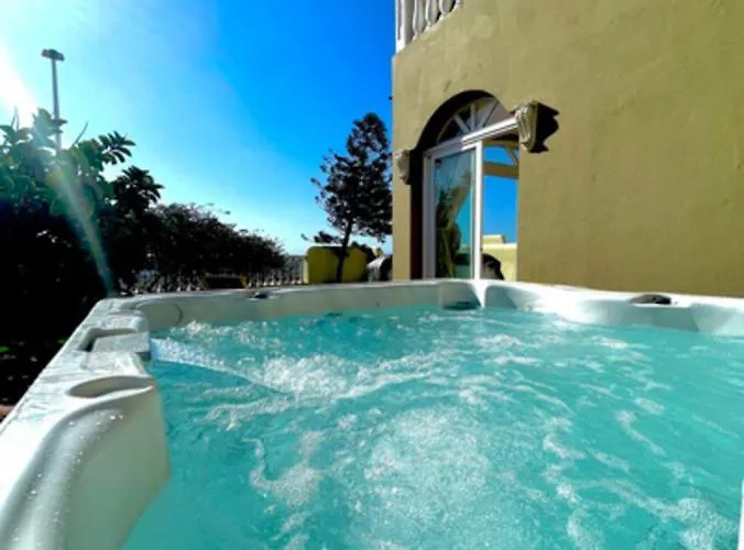 Amazing View El Medano Villa In With Jacuzzi